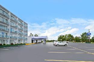 Howard Johnson By Wyndham Saint Joseph بينتون هاربور الغرفة الصورة