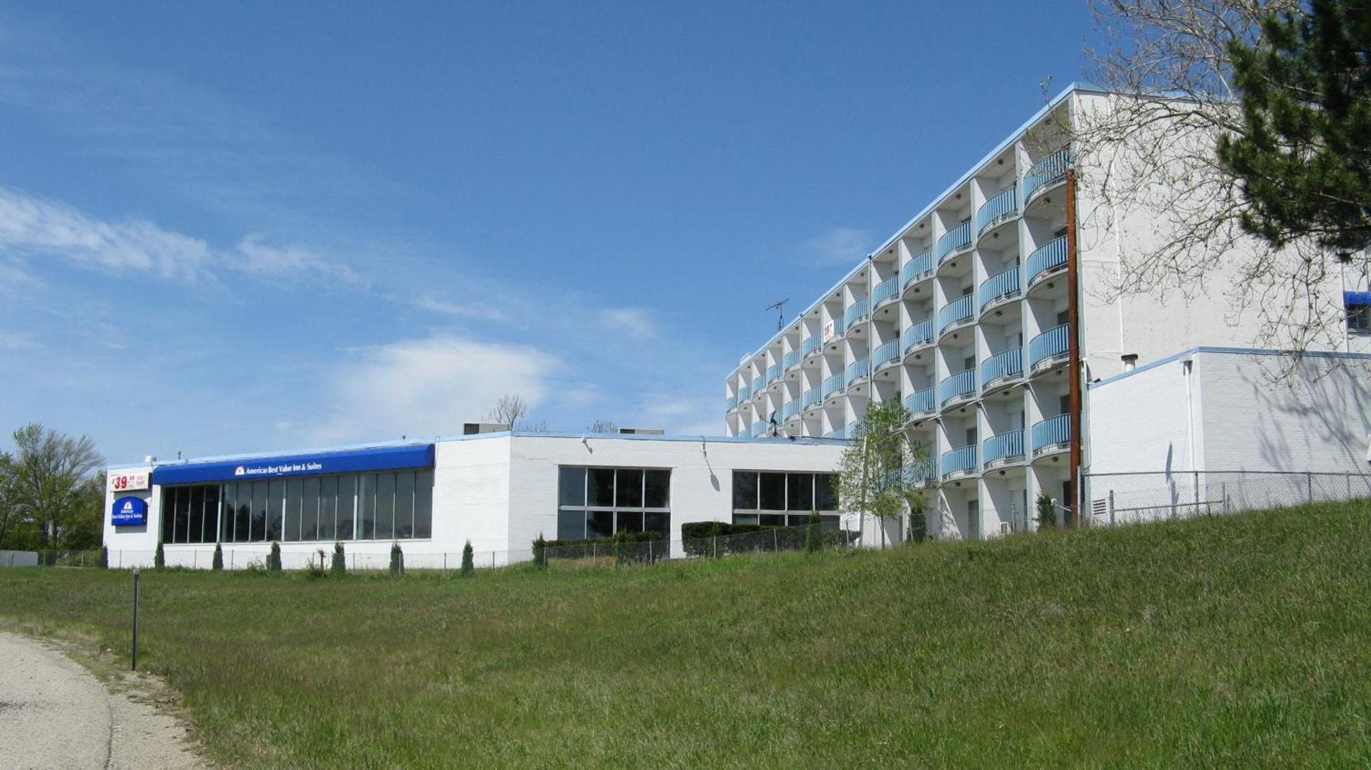 Howard Johnson By Wyndham Saint Joseph بينتون هاربور المظهر الخارجي الصورة