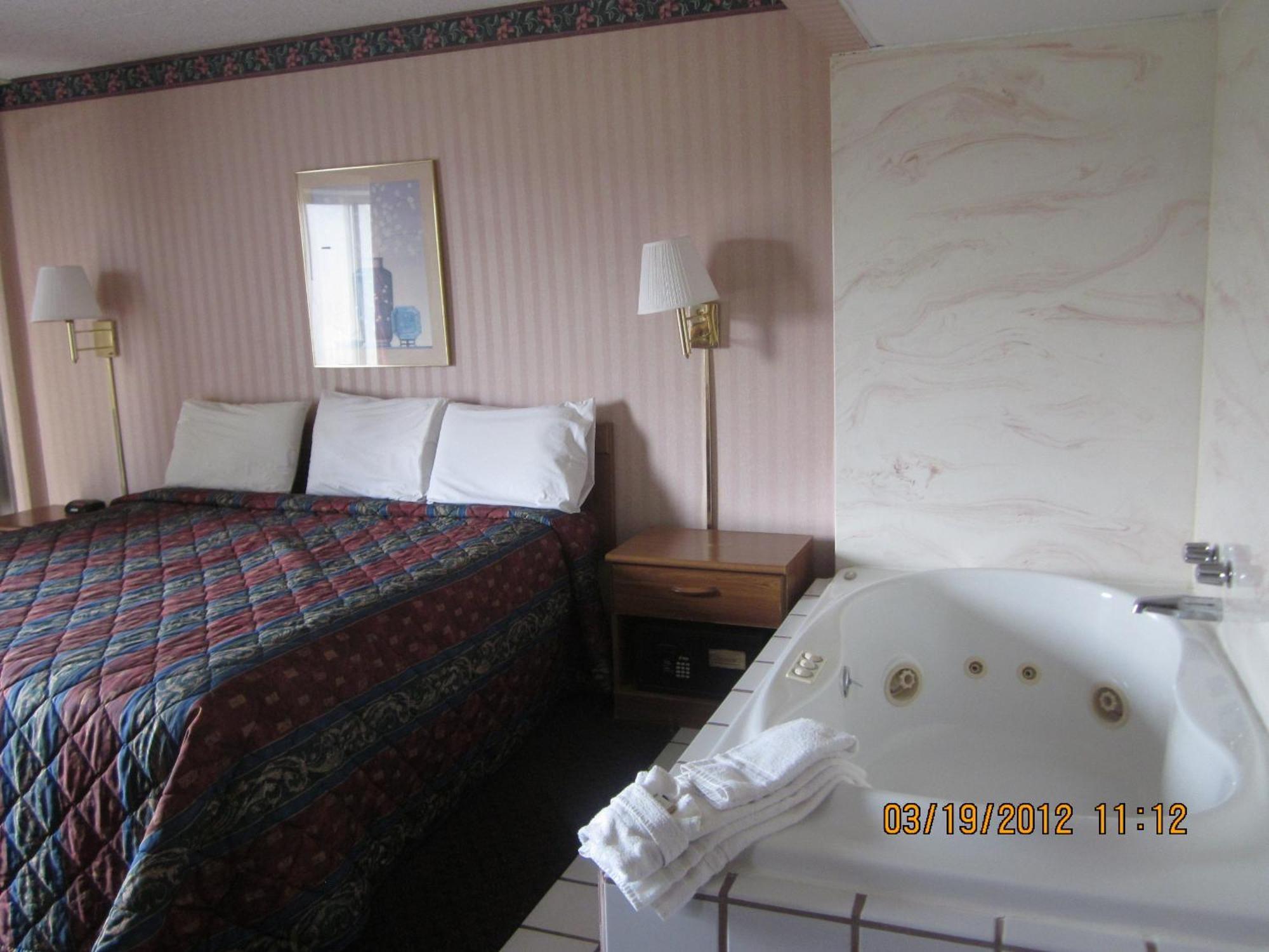 Howard Johnson By Wyndham Saint Joseph بينتون هاربور المظهر الخارجي الصورة
