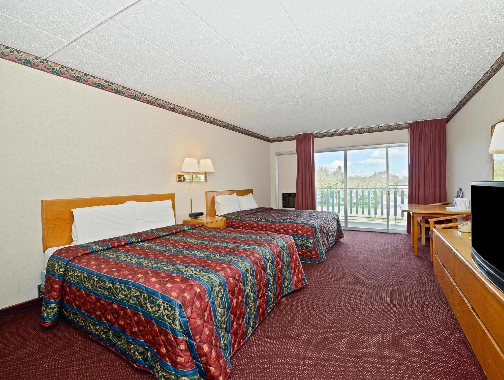 Howard Johnson By Wyndham Saint Joseph بينتون هاربور المظهر الخارجي الصورة