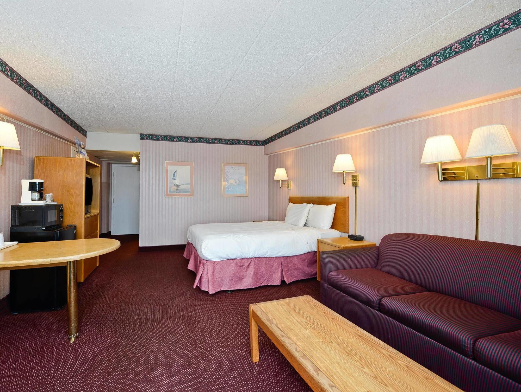 Howard Johnson By Wyndham Saint Joseph بينتون هاربور المظهر الخارجي الصورة
