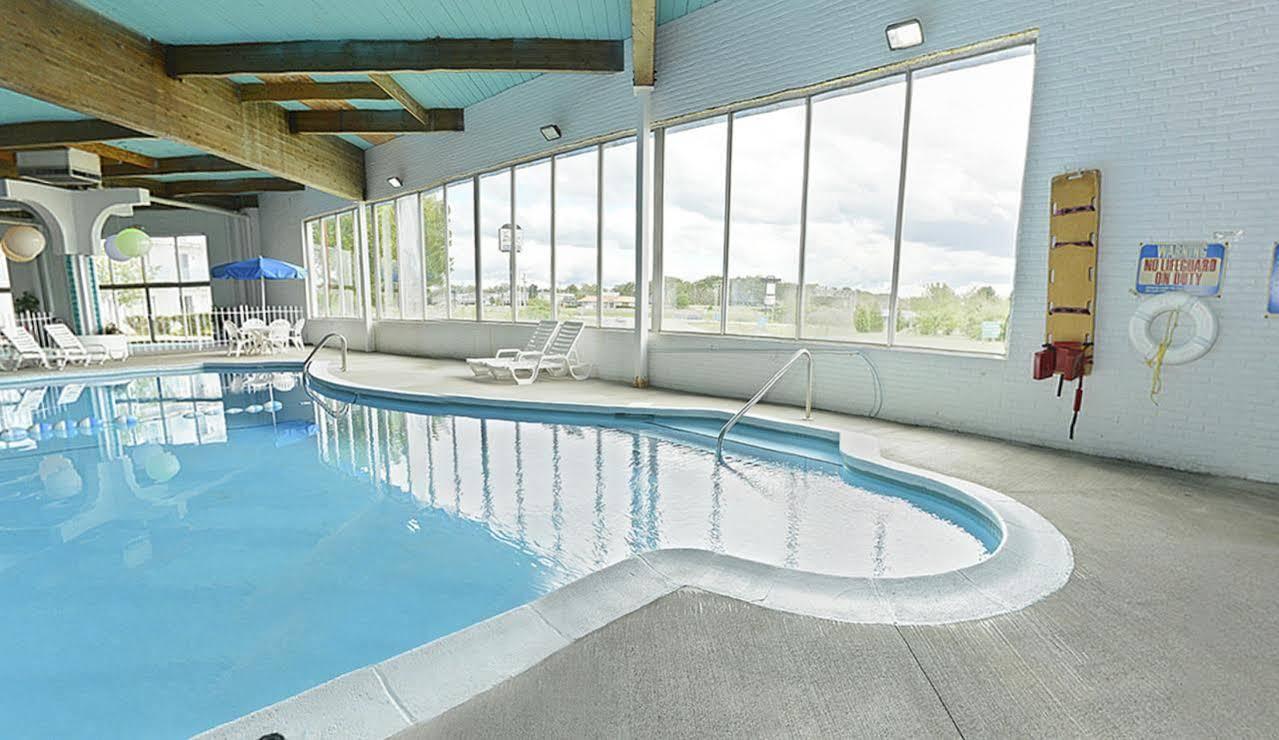Howard Johnson By Wyndham Saint Joseph بينتون هاربور المظهر الخارجي الصورة