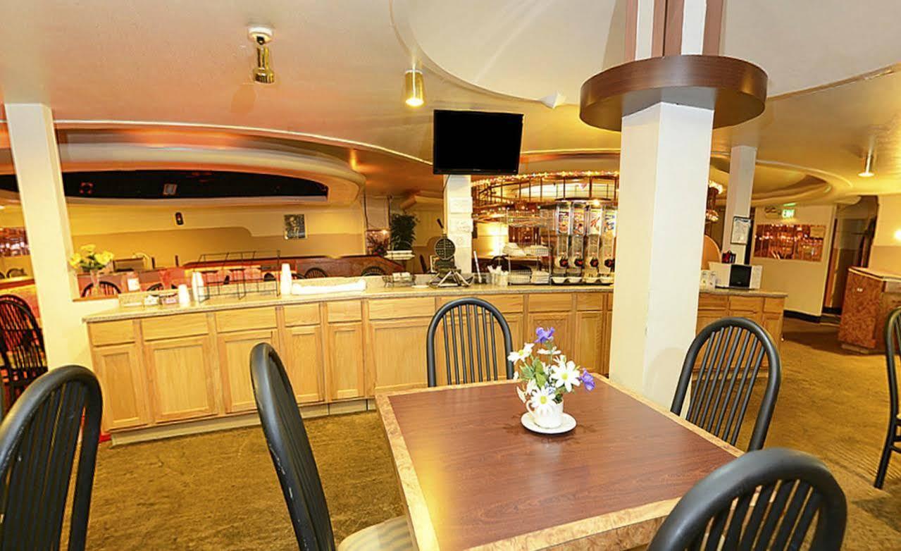 Howard Johnson By Wyndham Saint Joseph بينتون هاربور المظهر الخارجي الصورة